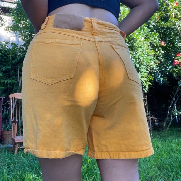 Vintage 90s yellow denim shorts size 27” waist - Picture 1 of 6